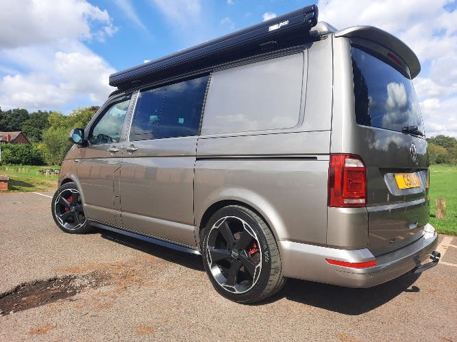 Stunning VW T6 204 DSG 4 MOTION CAMPER VAN. ONE OWNER. FSH 27,580 Miles